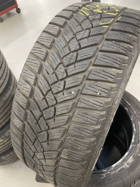 225/50R17 tli gumi