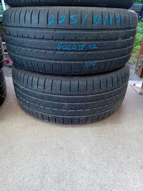 225 50 17 Goodyear 2 db 