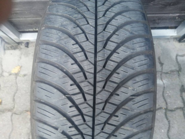 225/50/17 Yokohama Bluearth 4s ngyvszakos 1 db