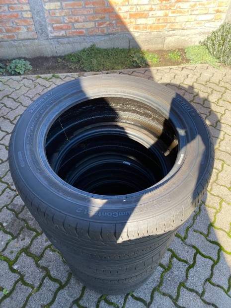 225/50 R17 Continental nyári gumi ladó