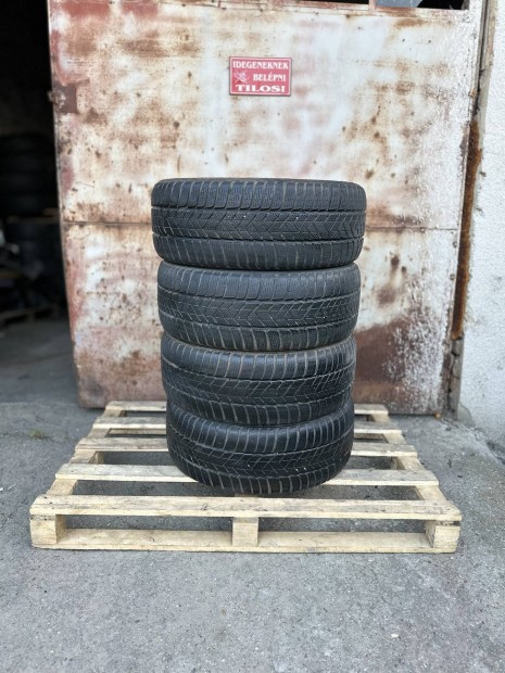225/50 R17 Pirelli Sottozero téli gumiabroncs garnitúra