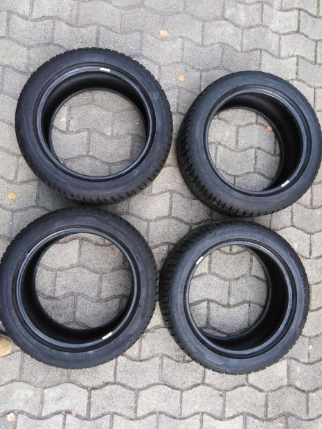 225/50 R17 Uniroyal téligumi