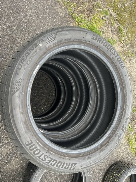 225 50 R18 ny�ri gumi garnit�ra 