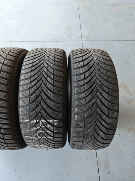 225/50 r17 Semperit téligumi szett!