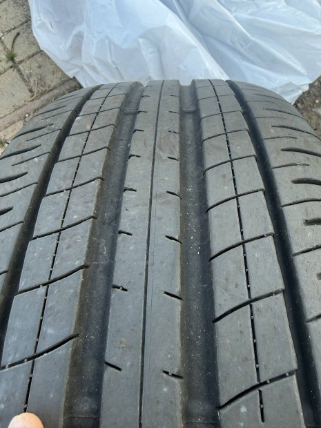 225/50r18 Dunlop SP Sport Maxx nyrigumi 2025