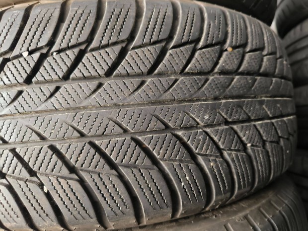 225/55R17 100e/4db Bridgestone téligumi 225/55
