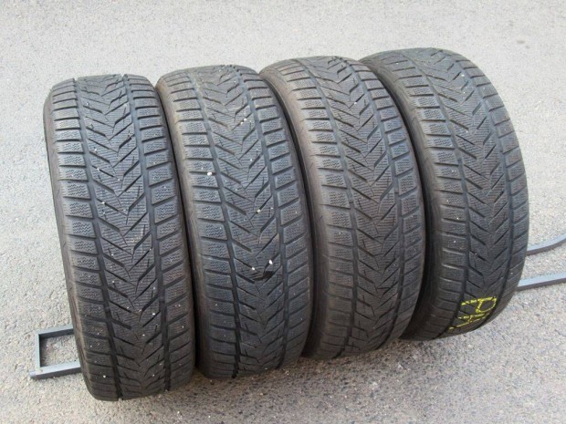 225/55R17 Vredestein Wintrac Xtreme téligumi 17" Suv téli gumi