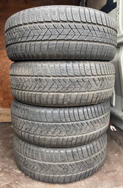 225/55R18 Pirelli Sottozero 3 tli gumi szett dot2020 225/55 R18 