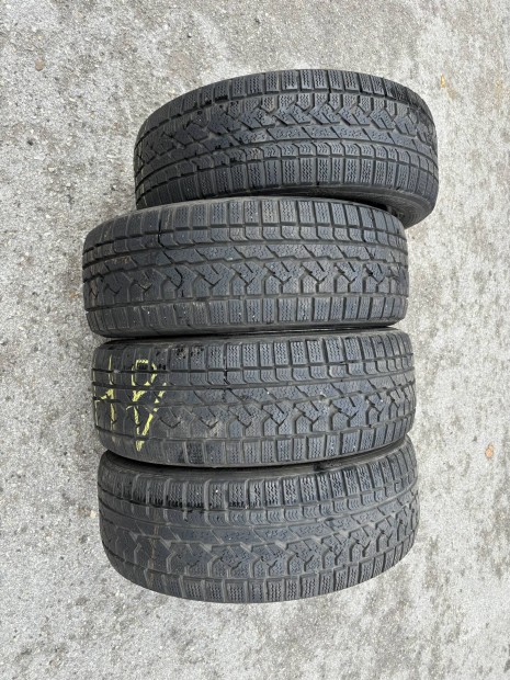 225/55R19 Kumho 2018 90-70%