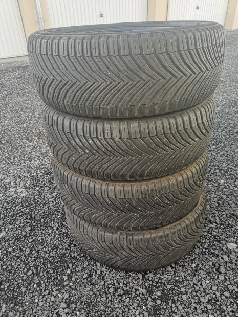 225/55R19 jszer Ngyvszakos Michelin gumik