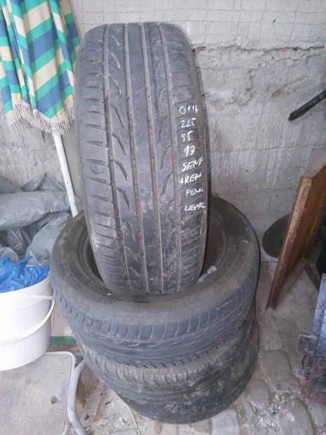 225 55 17 Semperit Nyári + Rendult Felni