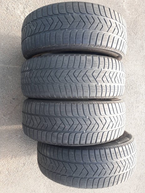 225 55 17  Pirelli  tli gumi   kopott 4db