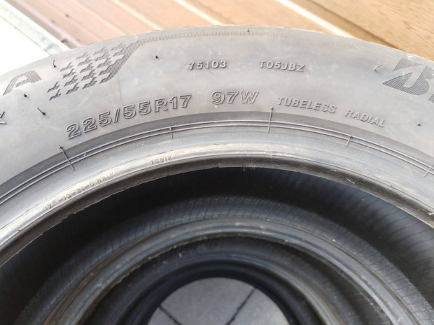 225 55 17 bridgestone 225/55 R 17 nyári gumi garnitura