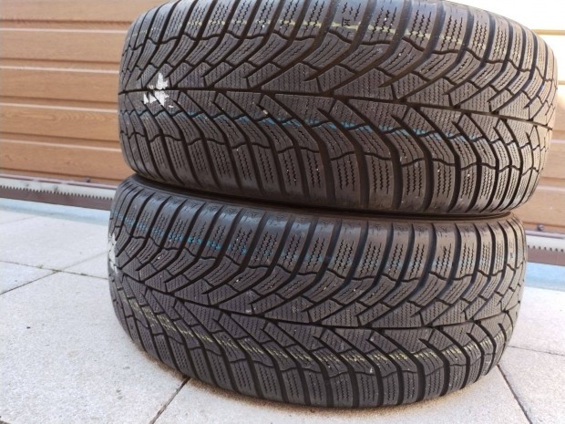 225 55 17 kumho 225/55 R 17 téli gumi 2 db 2023.28.hét