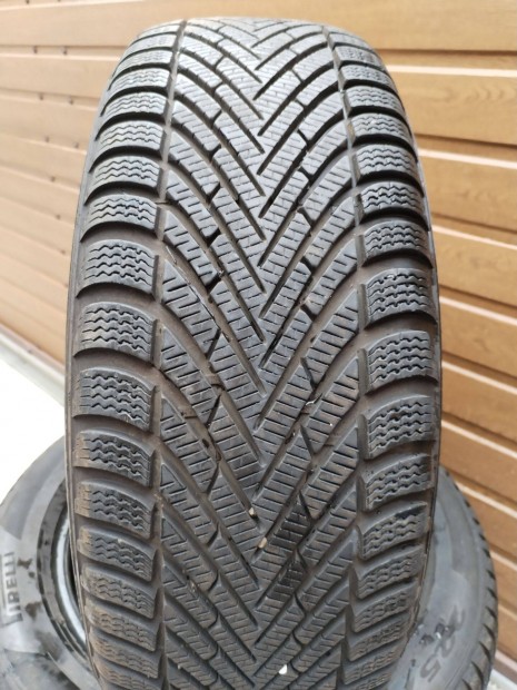 225 55 18 pirelli 225/55 R 18 téli gumi garnitura 2024.34.hét