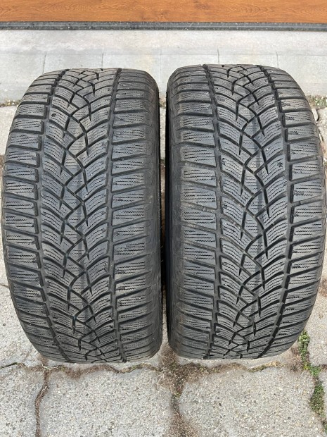 225/55 R17 Goodyear tli gumi