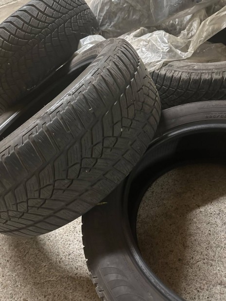 225/55 R17 Tligumik