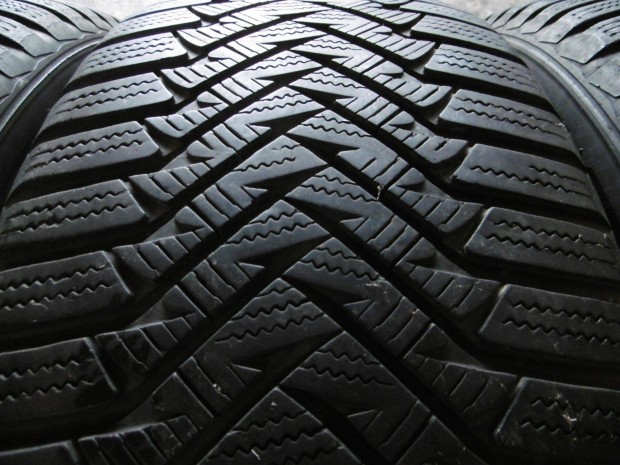 225/55 R18 98V Laufenn I Fit T�li Gumi Garnit�ra