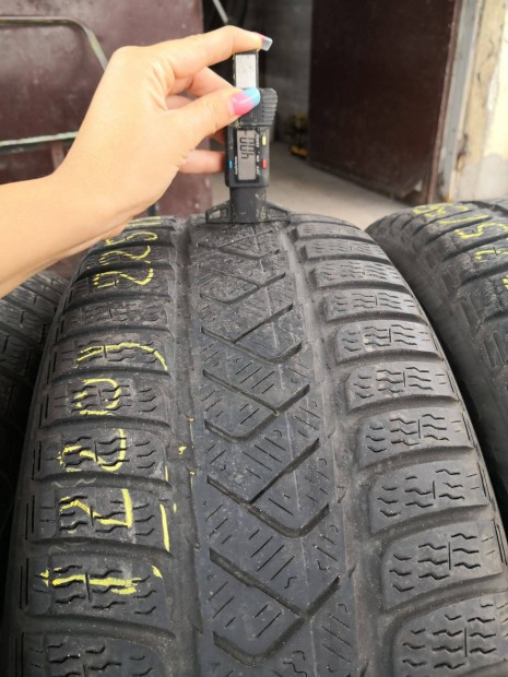225/55 R18 Pirelli tli gumi 15000ft a 4db/220/