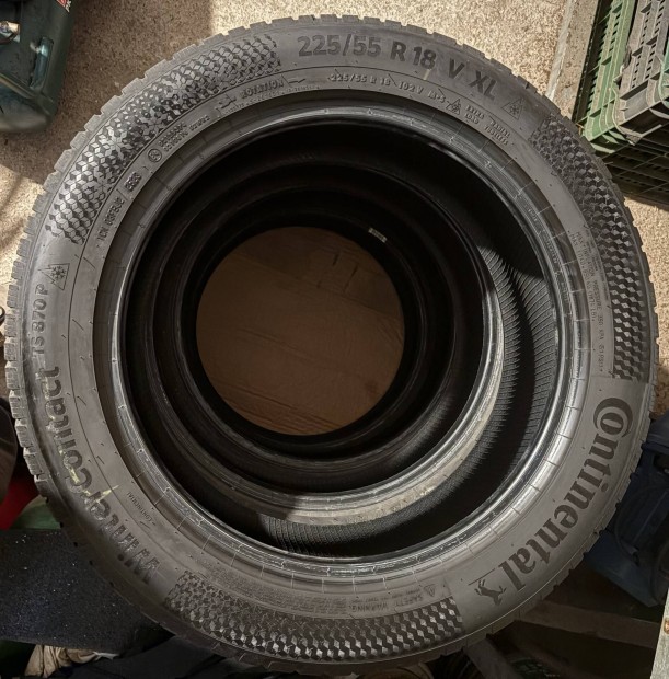 225/55 R18 t�li gumi szett