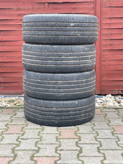 225/55r16 Continental