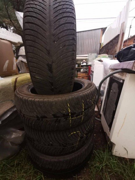 225/55r18 téli gumi garnitúra