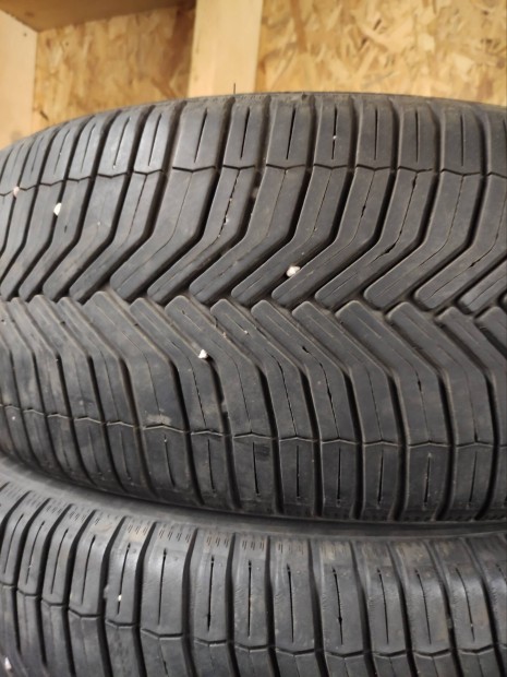 225/55r28 Michelin 4vszak dot20 58eft/4db