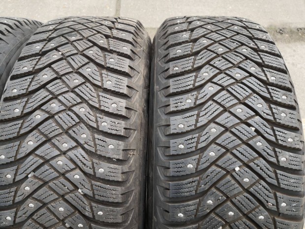 225/60R16 jszer Goodyear Ultragrip tli gumi