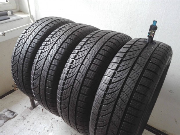 225/60R17 Új Infinity téli gumi garnitúra 225/60 r17