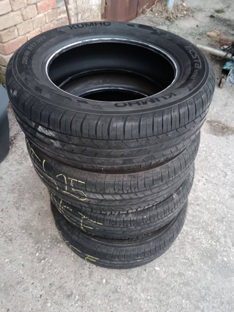225/60R17 gumi