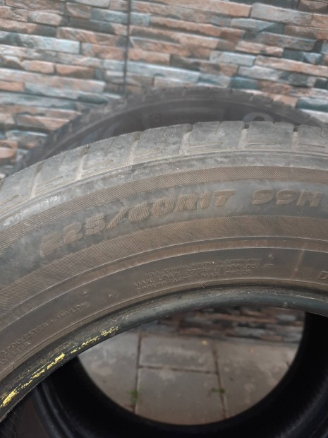 225/60R17 nyárigumi