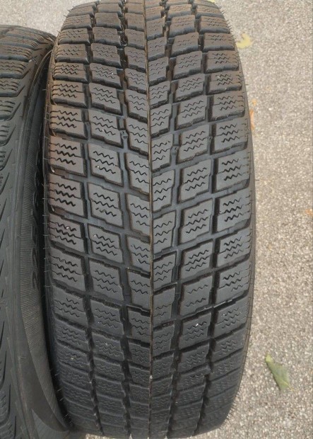 225/60 17 Nexen újszerű téli gumi r17 "