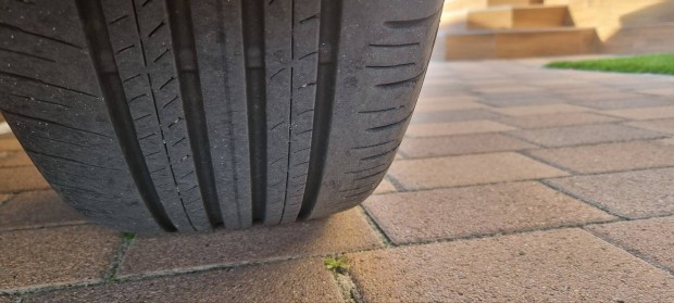 225 60 18 Dunlop nyári gumi