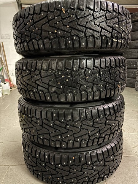 225/60 18 Pirelli ice zero, szoges teligumi garnitura