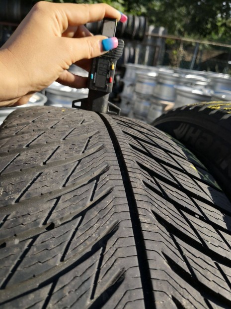225/60 R17 Michelin téli gumi 30000ft a 4db /300/