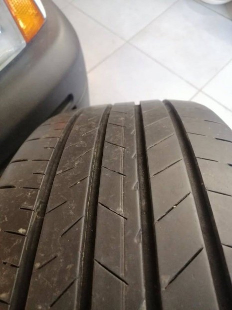225/60 R18 Bridgestone Alenza nyri gumi csak 2 db van
