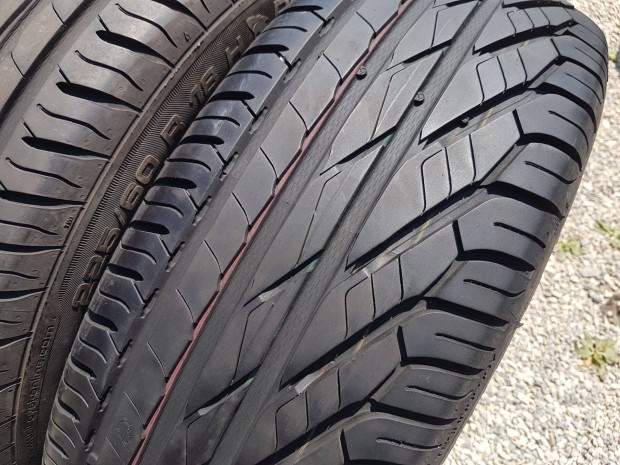 225/60 R18 nyári gumi 2db Uniroyal DOT2017