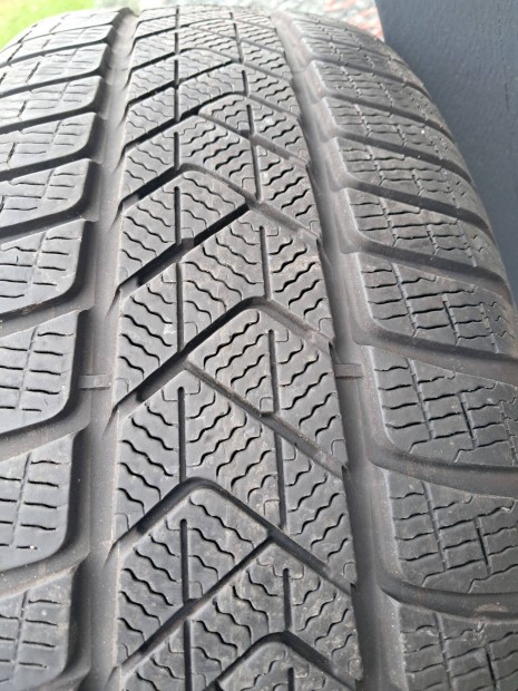 225/60 r17 Pirelli teligumi garnitúra