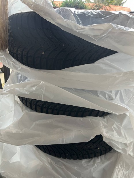 225/60r17 teli gumi olcs�n. 