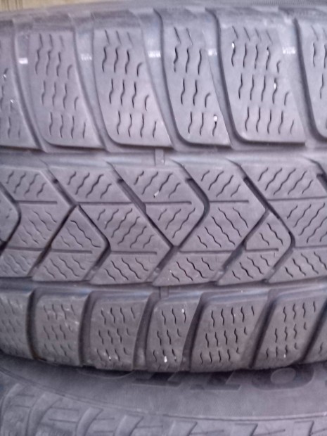 225/60r18 Pirelli tli gumik