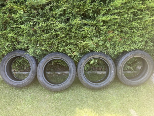 225/60r18 nyri gumi 4db 6mm