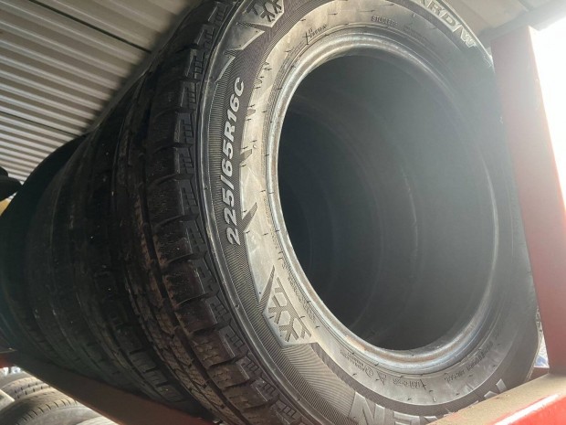 225/65R16C tli gumi szett