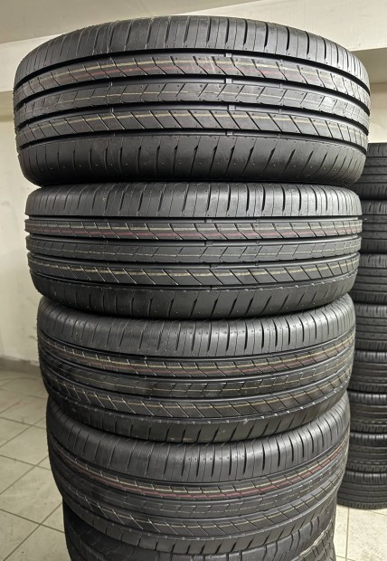 225/65R17 225/65 R17 Bridgestone demo j nyri gumi szett