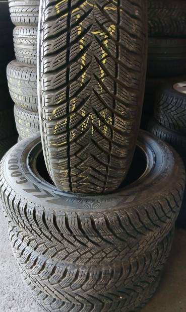 225/65R17 Goodyear 90% 8mm téli garnitúra