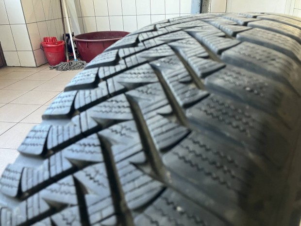 225/65R17 Laufenn Tligumi