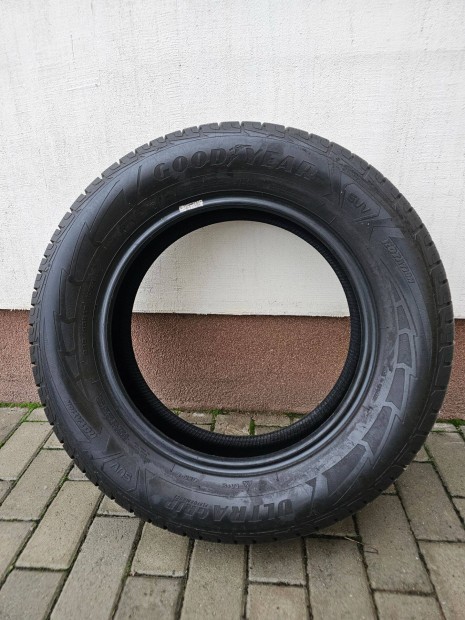 225/65 17 Goodyear tligumik eladk