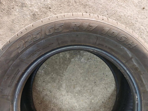 225/65/17 Kisteher gumi elad