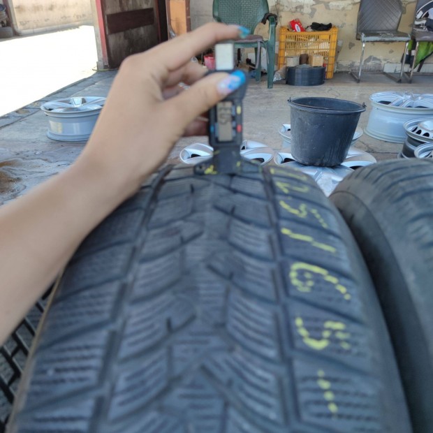 225/65 R17 Dunlop téli gumi 50000ft a 4db/226/