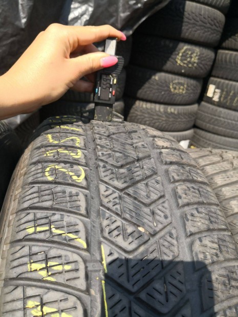 225/65 R17 Pirelli tli gumi 10000ft a 4db/211/