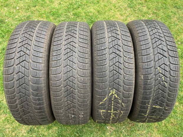 225/65 R17 XL Pirelli Scorpion Winter 17 felni t�li gumi ker�k